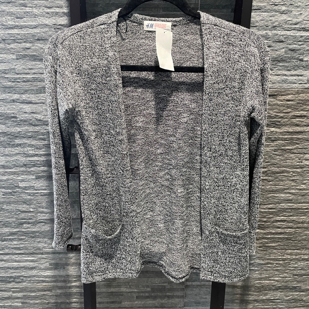 H&M Girls Lightweight Sweater/Shrug Size 8…